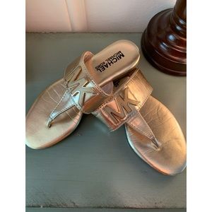 Michael Kors Girls thong sandals gold-size 12